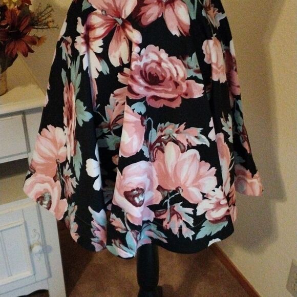 Papaya Ponte Floral Dress - Picture 6 of 11